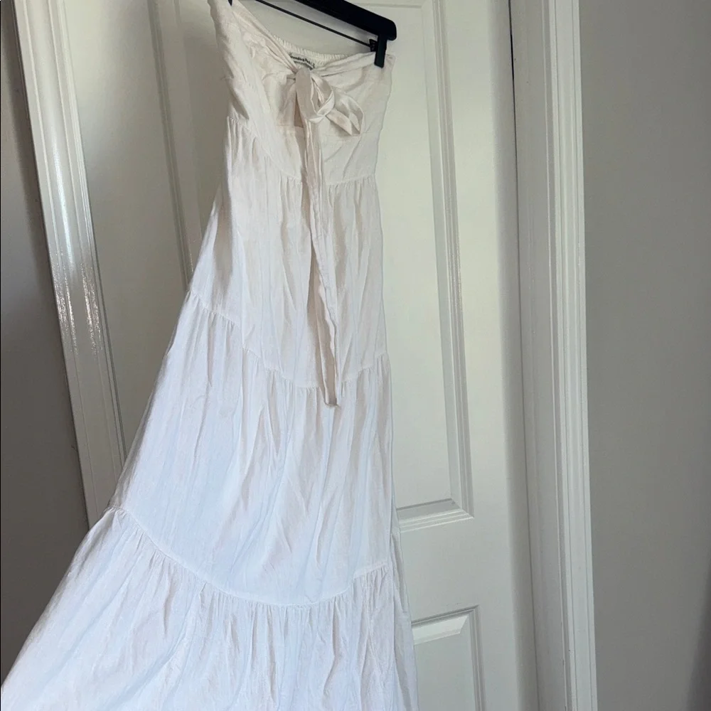 Abercrombie & Fitch Strapless White Dress with Bow Size Small Tall